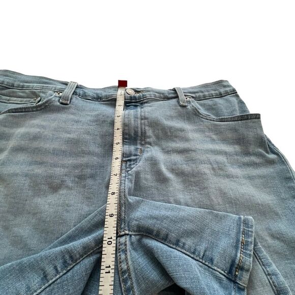 Levis Mid Length Light Wash Jean Shorts  size 34 - Picture 7 of 10